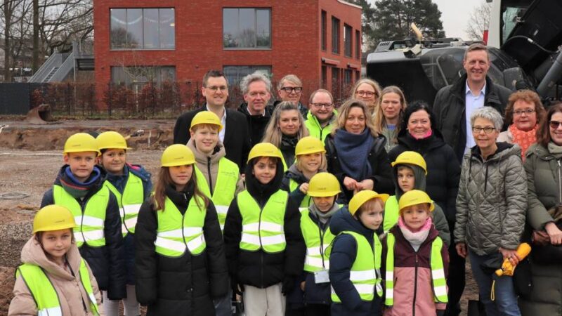 Erster großer Schritt in Lintorf: Spatenstich für Heinrich-Schmitz-Schule