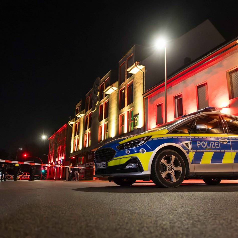 Im Duisburger Rotlichtviertel: Mann wird vor Bordell niedergestochen – Täter auf der Flucht