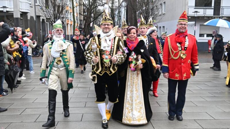 Karneval 2026 in Krefeld: Krefelds Rathaus gestürmt – Alle Infos im Liveblog