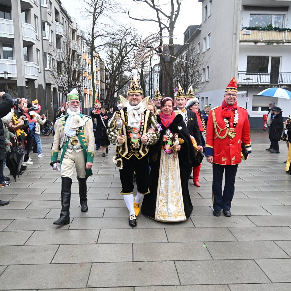 Karneval 2026 in Krefeld: Krefelds Rathaus gestürmt – Alle Infos im Liveblog