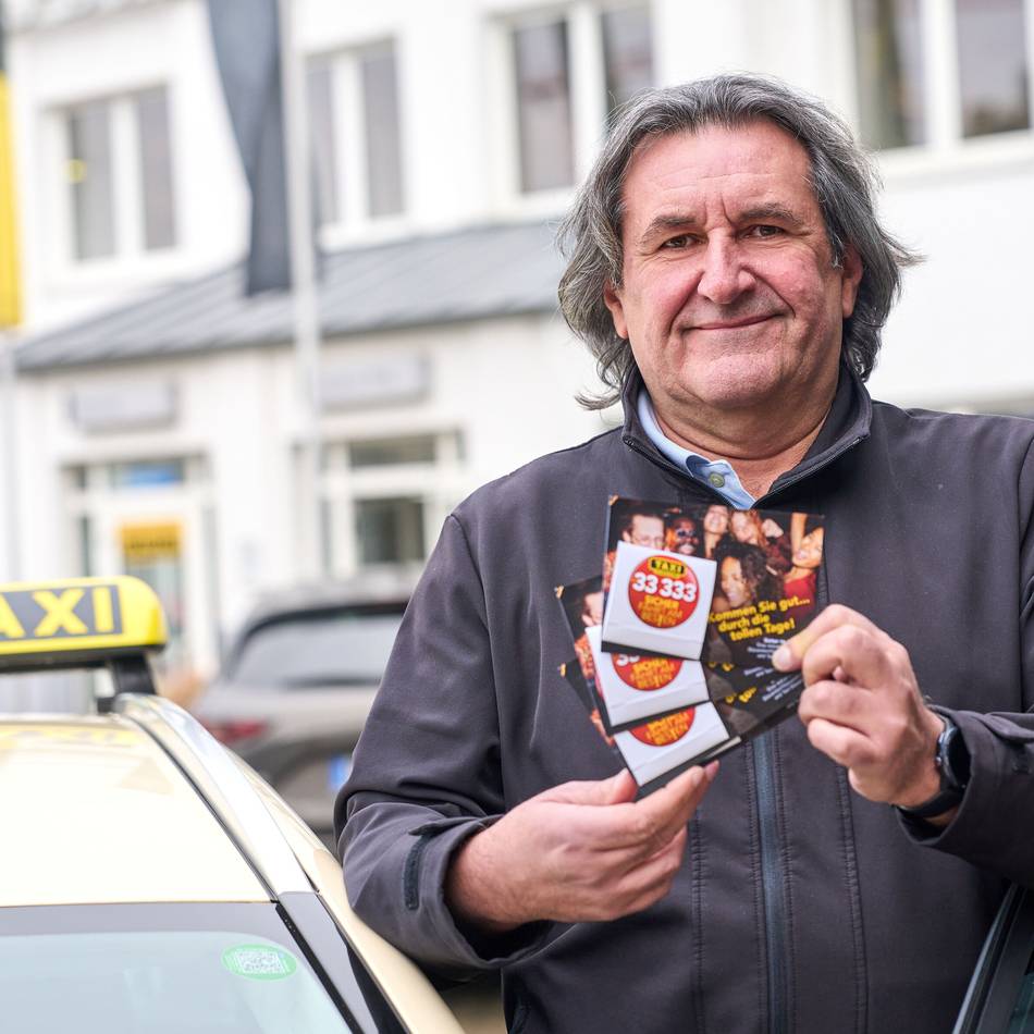 Karneval 2026 in Düsseldorf: Warum Düsseldorfer Taxifahrer Kondome statt Kamelle verteilen