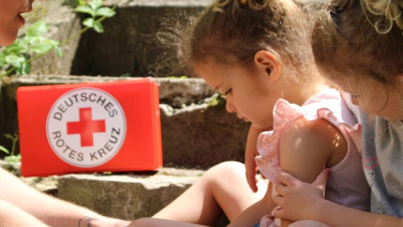 Erste Hilfe fürs eigene Kind: DRK bietet Crashkurs „Kindernotfälle“ an