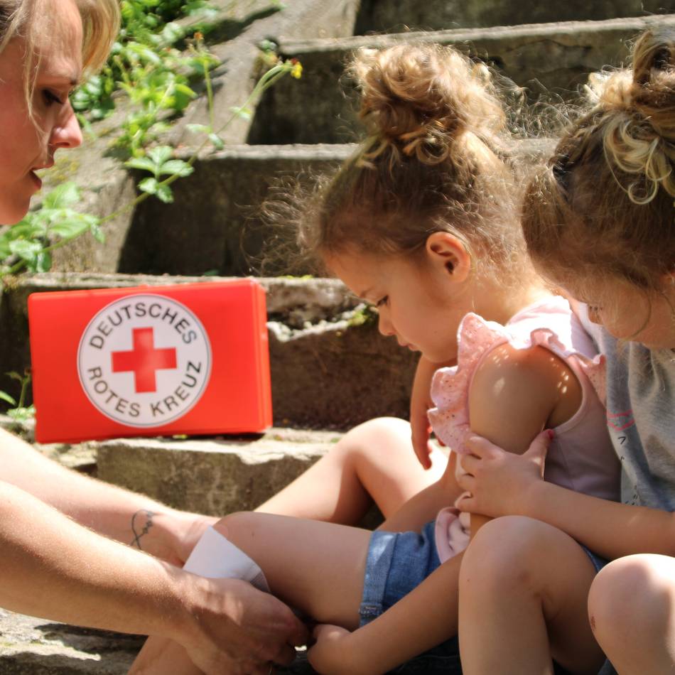 Erste Hilfe fürs eigene Kind: DRK bietet Crashkurs „Kindernotfälle“ an