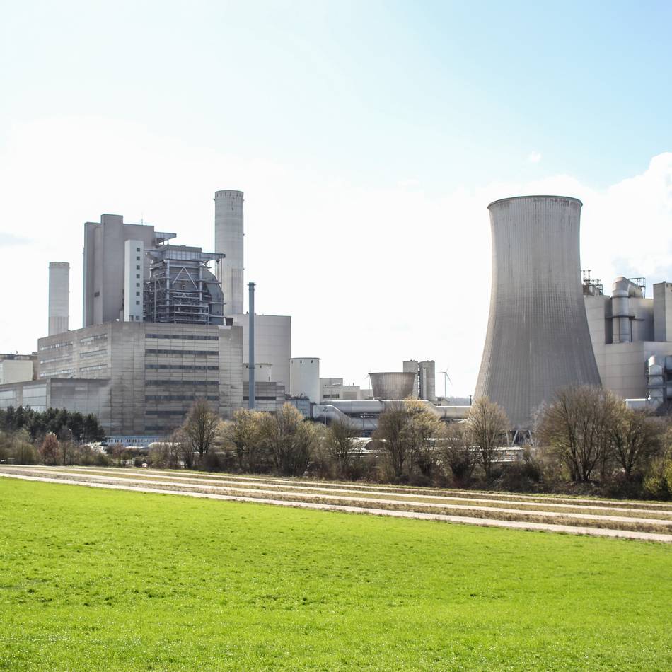 Kraftwerk Frimmersdorf: Vorbereitungen für Sprengung von Kühlturm laufen