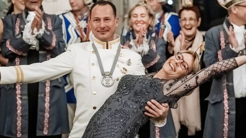 Ein Tanzlehrer und Karnevalist zum Walzer an den tollen Tagen: „Der steifste Typ wird plötzlich locker, wenn er nur Bock hat zu tanzen“