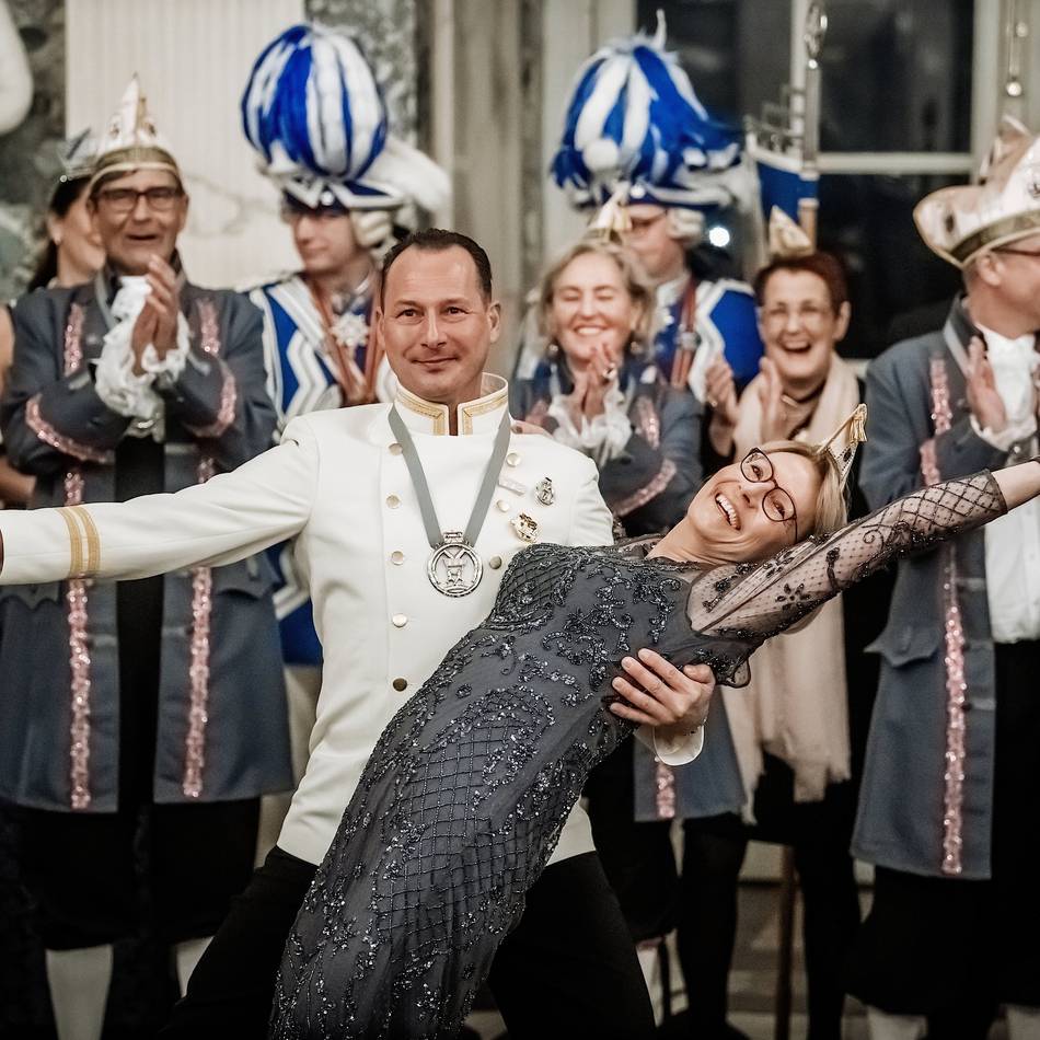 Ein Tanzlehrer und Karnevalist zum Walzer an den tollen Tagen: „Der steifste Typ wird plötzlich locker, wenn er nur Bock hat zu tanzen“