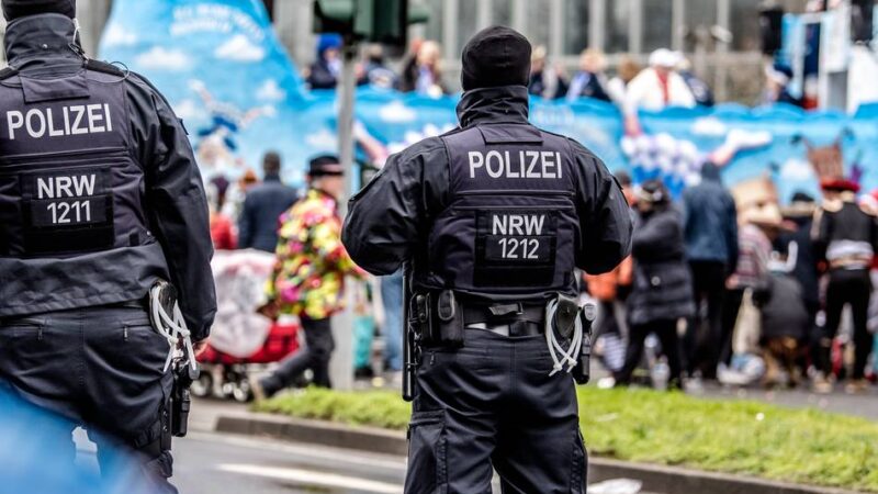 Tausende Kräfte in Düsseldorf im Einsatz: „Für die Polizei ist Karneval Großkampftag“