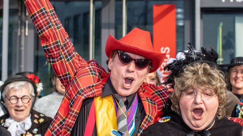 Altweiber und Nelkensamstag: Karnevalspartys im Überblick – wo in Moers jeck gefeiert wird