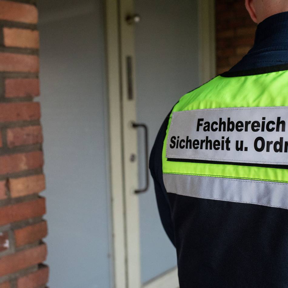 Bei Kontrollen in Krefeld: KOD setzt drei Personen fest und schließt eine Spielhalle