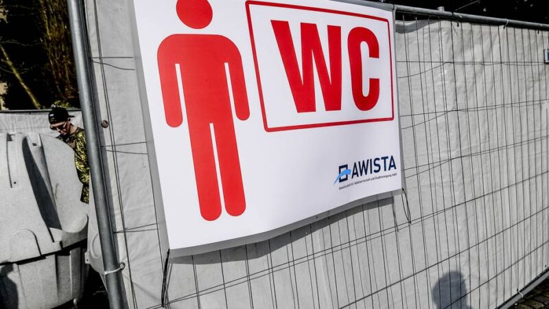 Altweiber und Rosenmontag in Düsseldorf: Wenn man mal muss – hier stehen Toiletten an Karneval