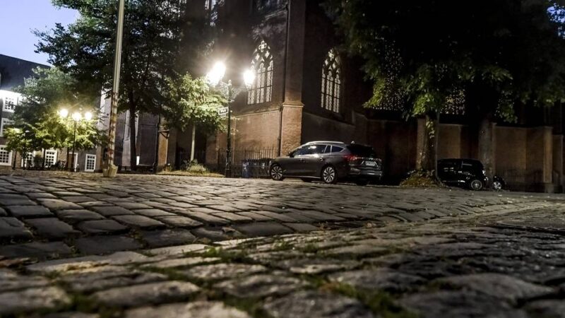 Mitten in der Düsseldorfer Altstadt: 27-Jährige in aller Öffentlichkeit vergewaltigt – zwei Männer vor Gericht
