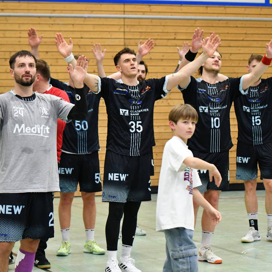 Sieg und Niederlage für Regionalligisten: TV Korschenbroich zeigt sich formverbessert, Borussia vorne schwach