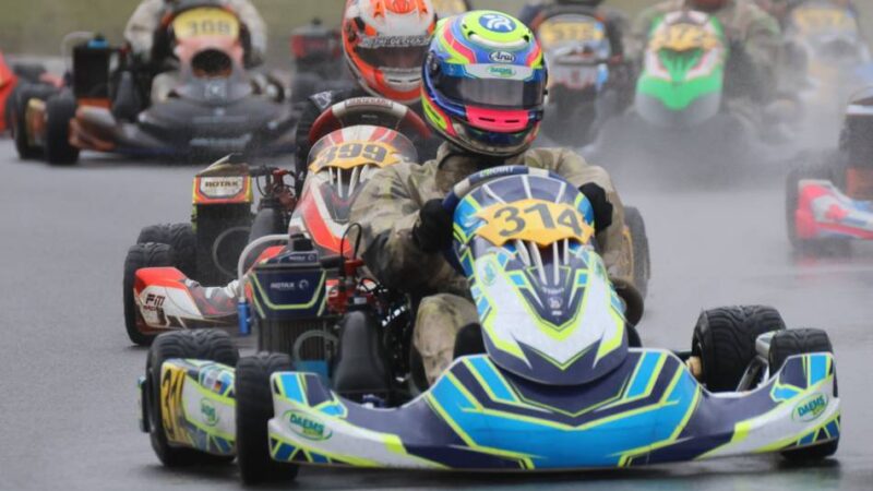 Start in die Saison: Meerbuscher Kart-Rennfahrer siegt spektakulär im Wintercup