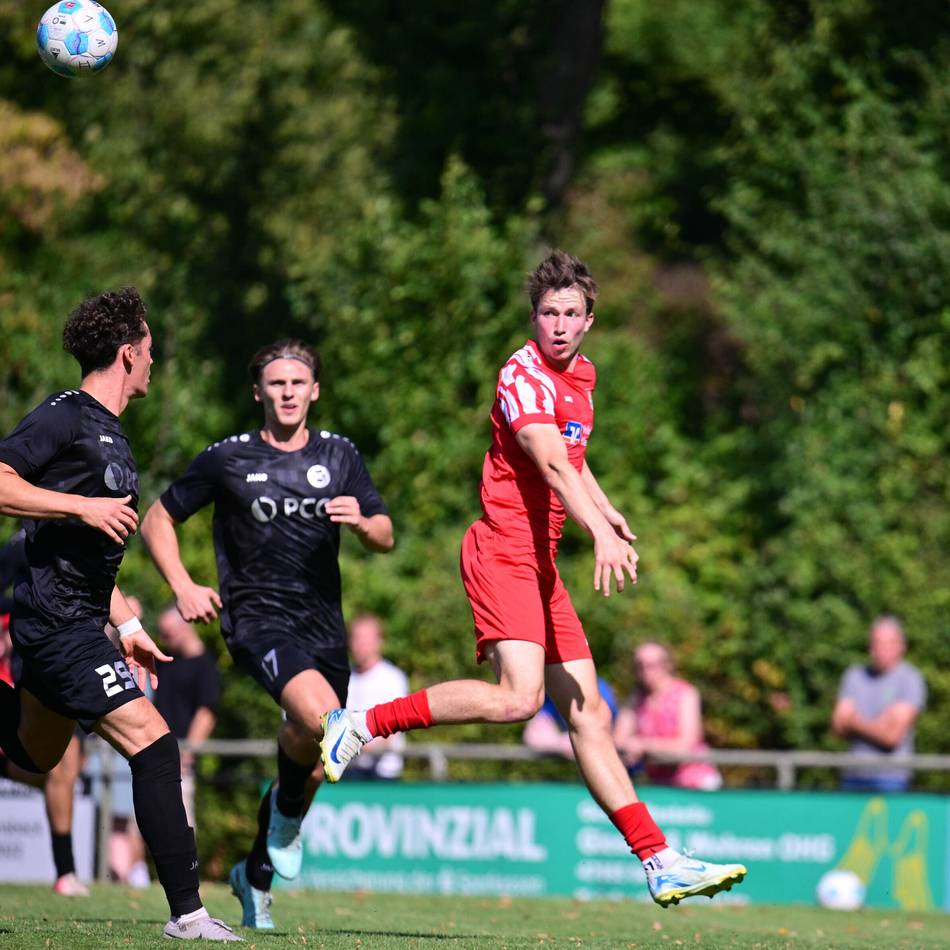 VfB Homberg erwartet den SV Sonsbeck: Zwei Teams hoffen im Derby auf den Befreiungsschlag