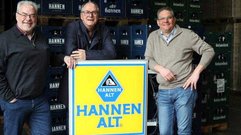 Im Alten Brauhaus in Korschenbroich-Liedberg: Goldenes Fass, Tauschbörse und ein Lied zum 300. Geburtstag von Hannen Alt