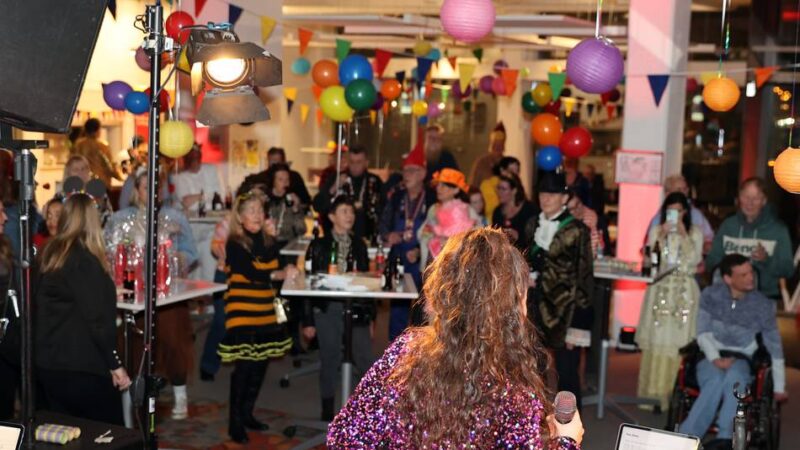 Mitsing-Event der Awo Mönchengladbach: „Genauso stelle ich mir Karneval für alle vor“