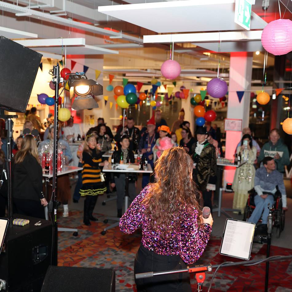 Mitsing-Event der Awo Mönchengladbach: „Genauso stelle ich mir Karneval für alle vor“