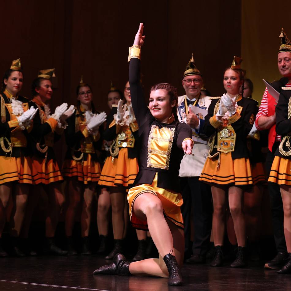 Narrensitzung in Mönchengladbach: „Das ganze Programm ist ein Highlight“ – beste Stimmung bei Schwarz-Gold Rheydt