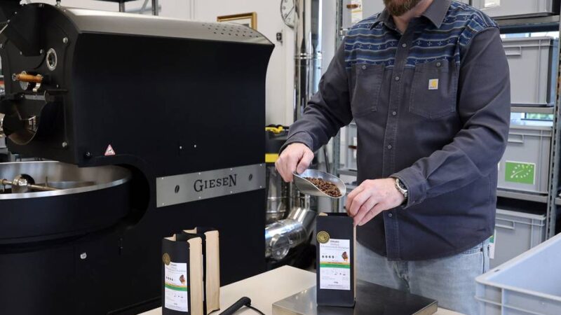 Genussmittel in Mönchengladbach: „Wir geben die höheren Kaffeepreise vorsichtig weiter“