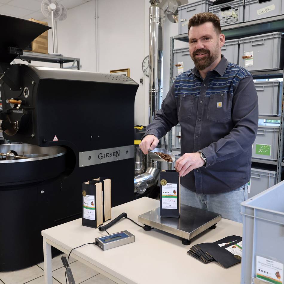 Genussmittel in Mönchengladbach: „Wir geben die höheren Kaffeepreise vorsichtig weiter“