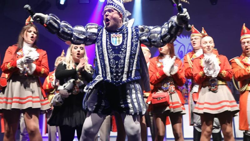 Kostümsitzung in Mönchengladbach: Die Uehllöeker sind Feierbiester – und dem Prinzenpaar kommen die Tränen