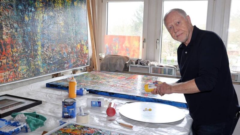 Maler in Mönchengladbach: Klaus Angeli macht Kunst wie ein fühlbares Relief