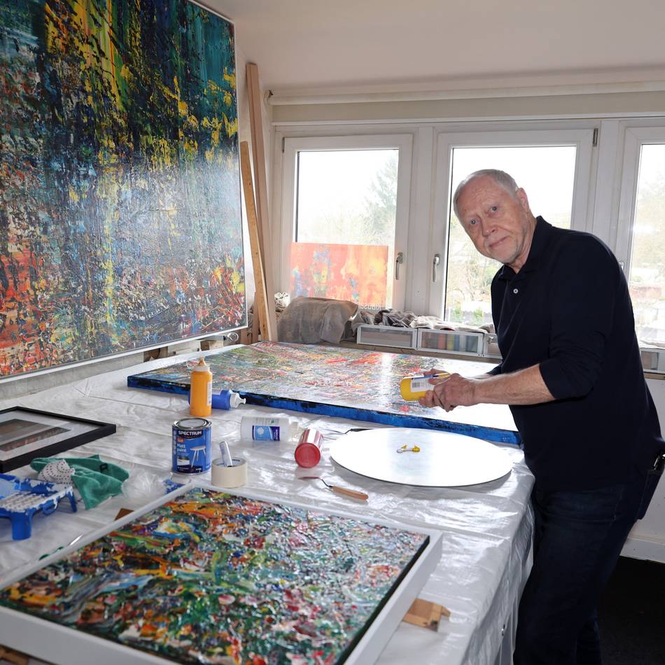 Maler in Mönchengladbach: Klaus Angeli macht Kunst wie ein fühlbares Relief