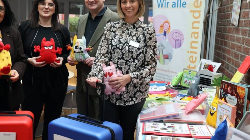 Landesweites Projekt startet in Mönchengladbach: Gewalt gegen Kinder – wie ein Koffer im Alltag helfen soll