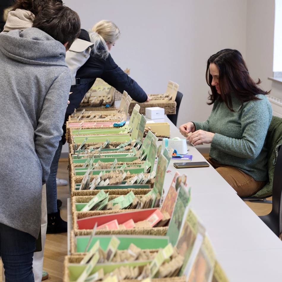 Samen für Kuscheltomaten und Zuckermelonen: Frühjahrsfreude bei Saatgut-Tauschbörse in Mönchengladbach