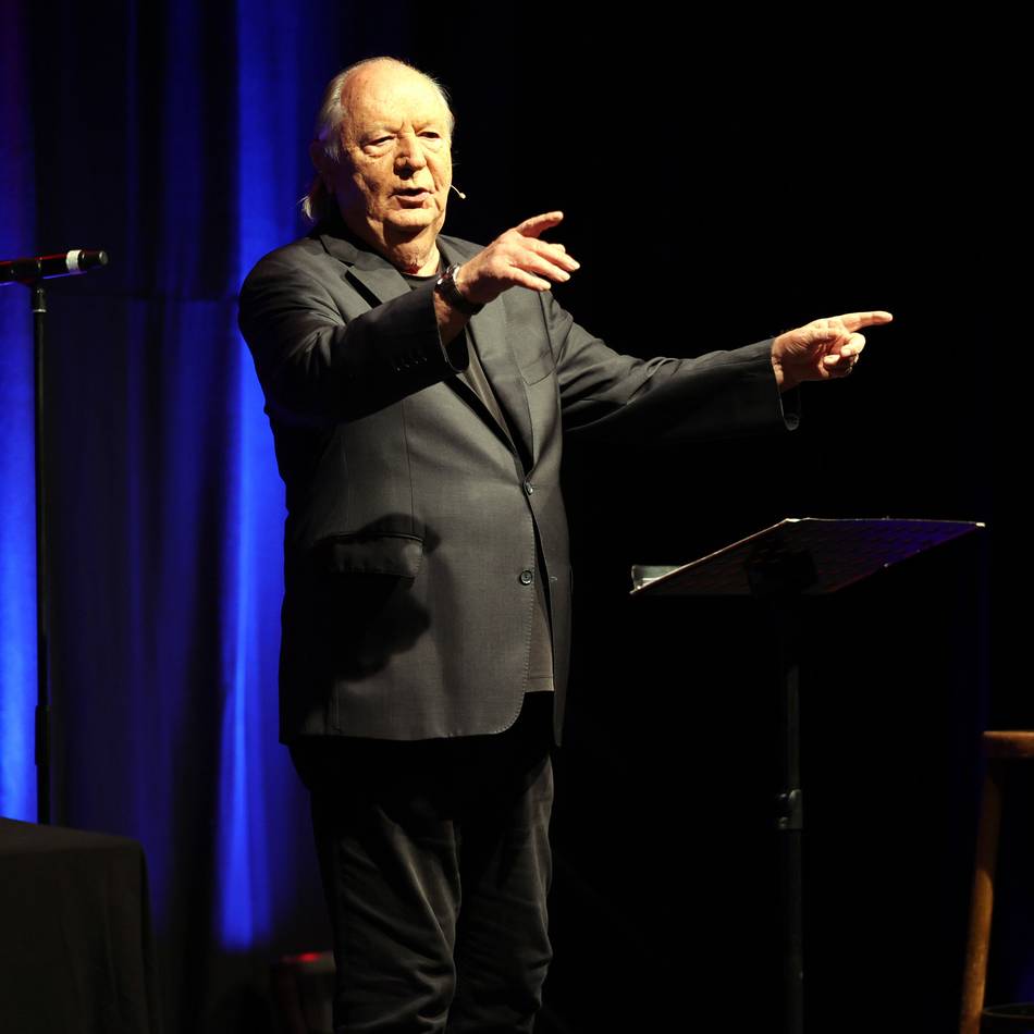 Kabarettist bei der Wintermusik in Mönchengladbach: Wilfried Schmickler poltert gegen Politik, Neid und Gier