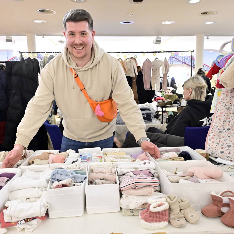 „Mami & Mini Kinderflohmarkt“ in Mönchengladbach: Mützchen, Strampler oder Plüschtiere aus zweiter Hand