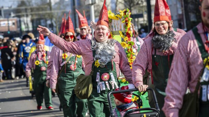 Fünft Jahreszeit in Düsseldorf : Hier wird am Karnevalswochenende im Veedel gefeiert