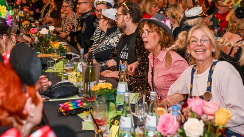 Willich feiert Karneval: Ausverkaufte Sitzung im Krücken-Saal