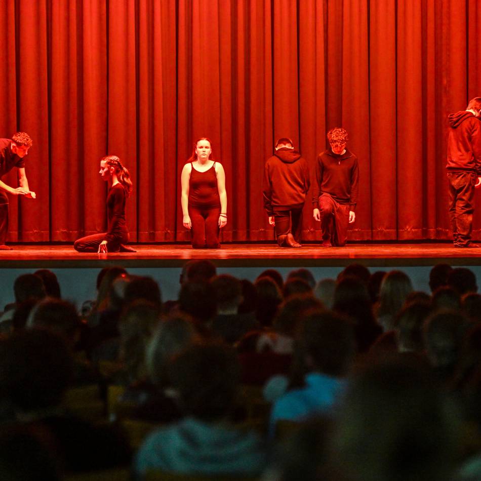 Biografisches Tanztheater: Wenn Gedanken laut werden und Gefühle tanzen