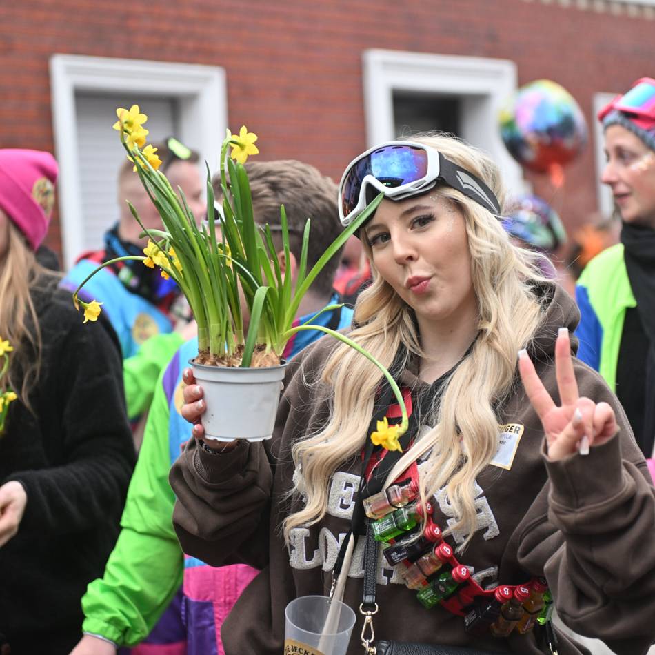 Karnevalszug durch die Niersgemeinde: Eine Party des Frohsinns in Wachtendonk