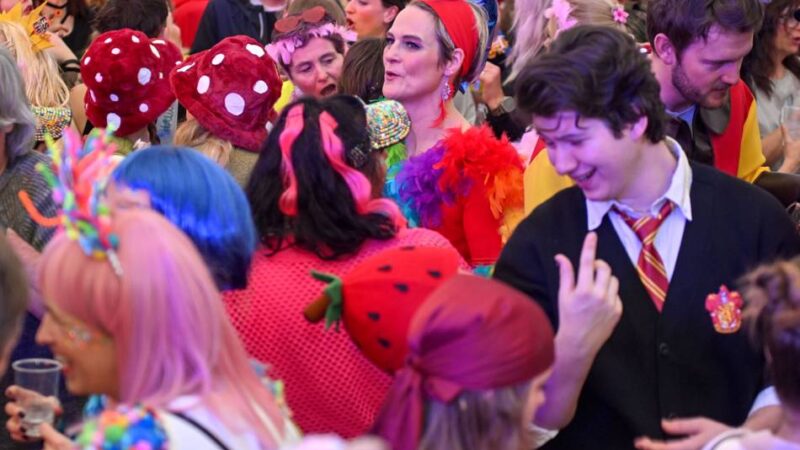 Altweiberdonnerstag 2026: Frauen übernehmen die Macht in Kempen