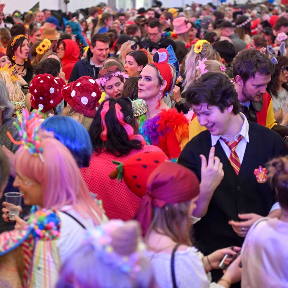 Altweiberdonnerstag 2026: Frauen übernehmen die Macht in Kempen