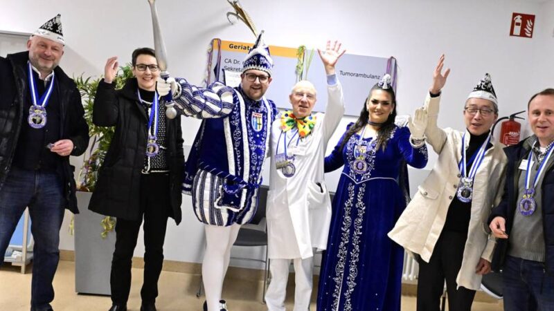 Städtische Kliniken Mönchengladbach: Emotionale Momente beim Krankenhaus-Besuch des Prinzenpaars