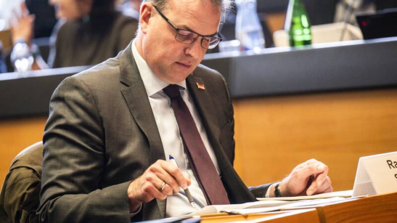 Streit um Fraktionsräume: Die AfD will sich ins Düsseldorfer Rathaus klagen