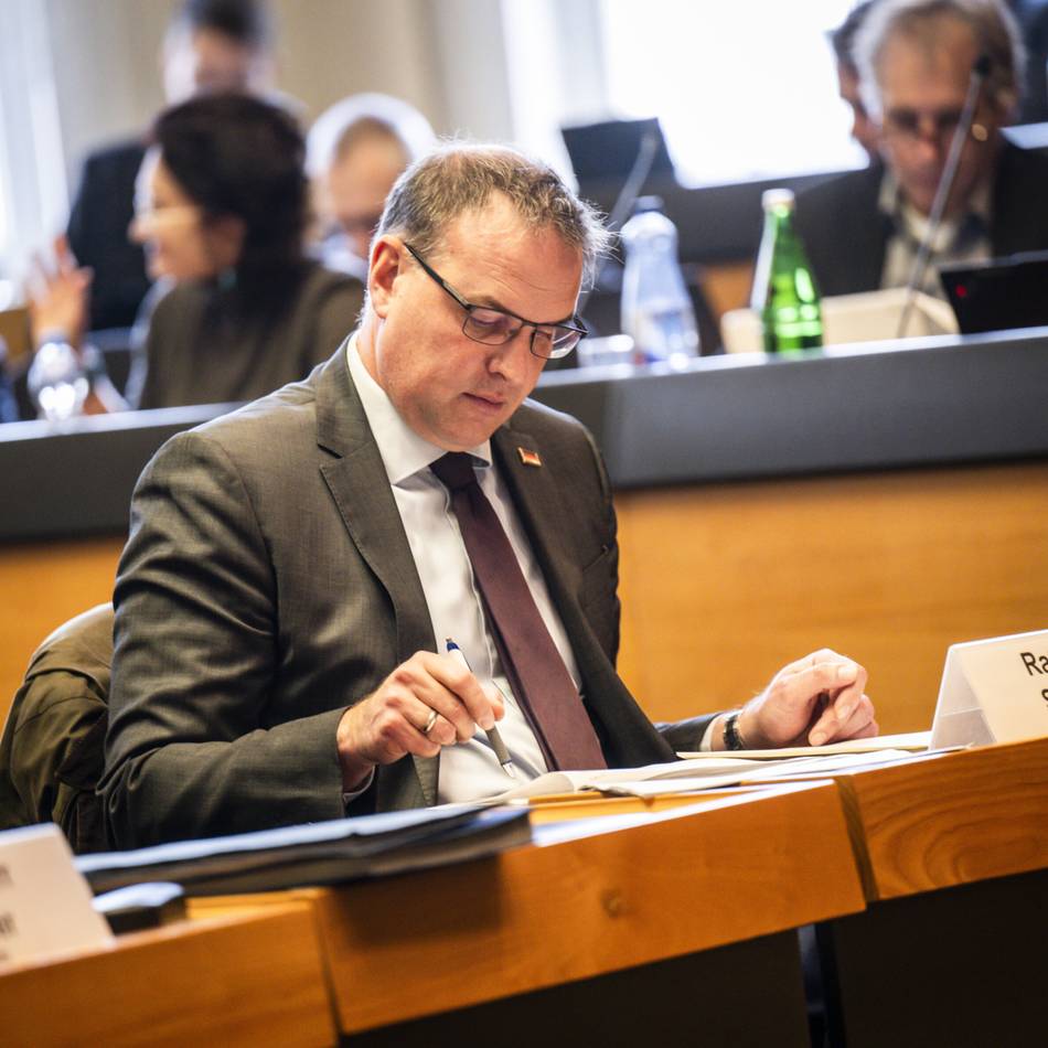 Streit um Fraktionsräume: Die AfD will sich ins Düsseldorfer Rathaus klagen