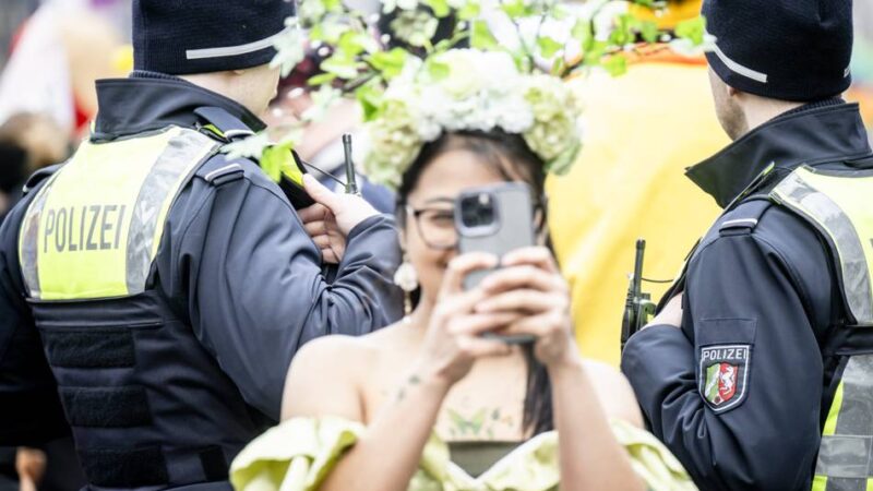 Hunderttausende feiern Karneval: Rosenmontag in Düsseldorf – diese Bilanz zieht die Polizei