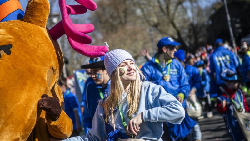 Karneval in Düsseldorf: Was Sie zum Zugweg, Sperrungen und Partys am Rosenmontag wissen müssen
