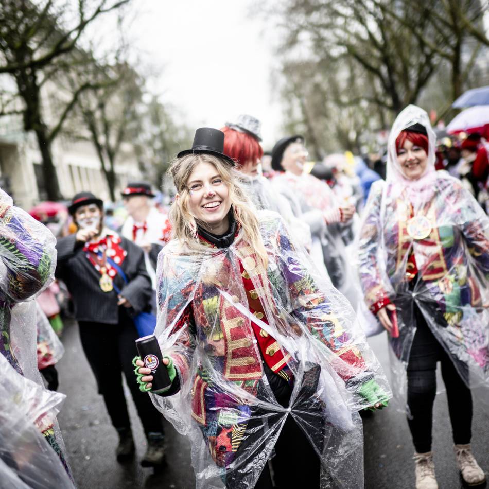 Karnevalistischer Ausblick: Rosenmontag 2027 – Die Jecken feiern fast einen Monat früher als letztes Jahr