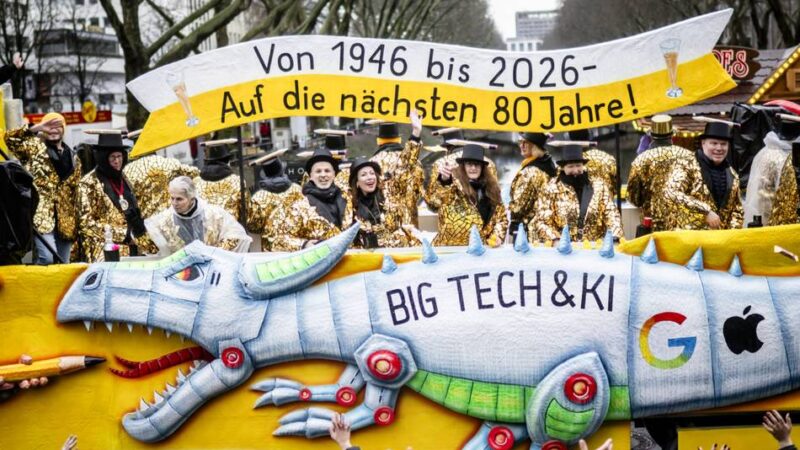 Karneval 2026 in Düsseldorf: 10.000 Gummienten und noch mehr Kamelle – so sah es auf dem RP-Wagen aus