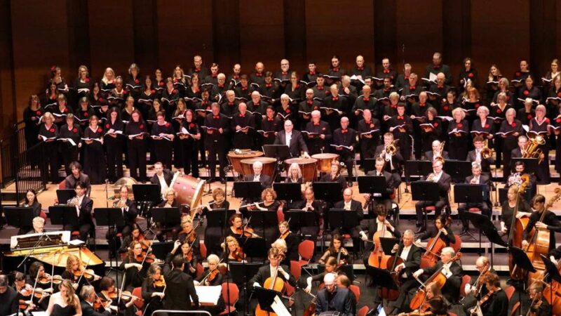 Uraufführung im Forum Leverkusen: Klassik, Jazz und Tango harmonisch vereint