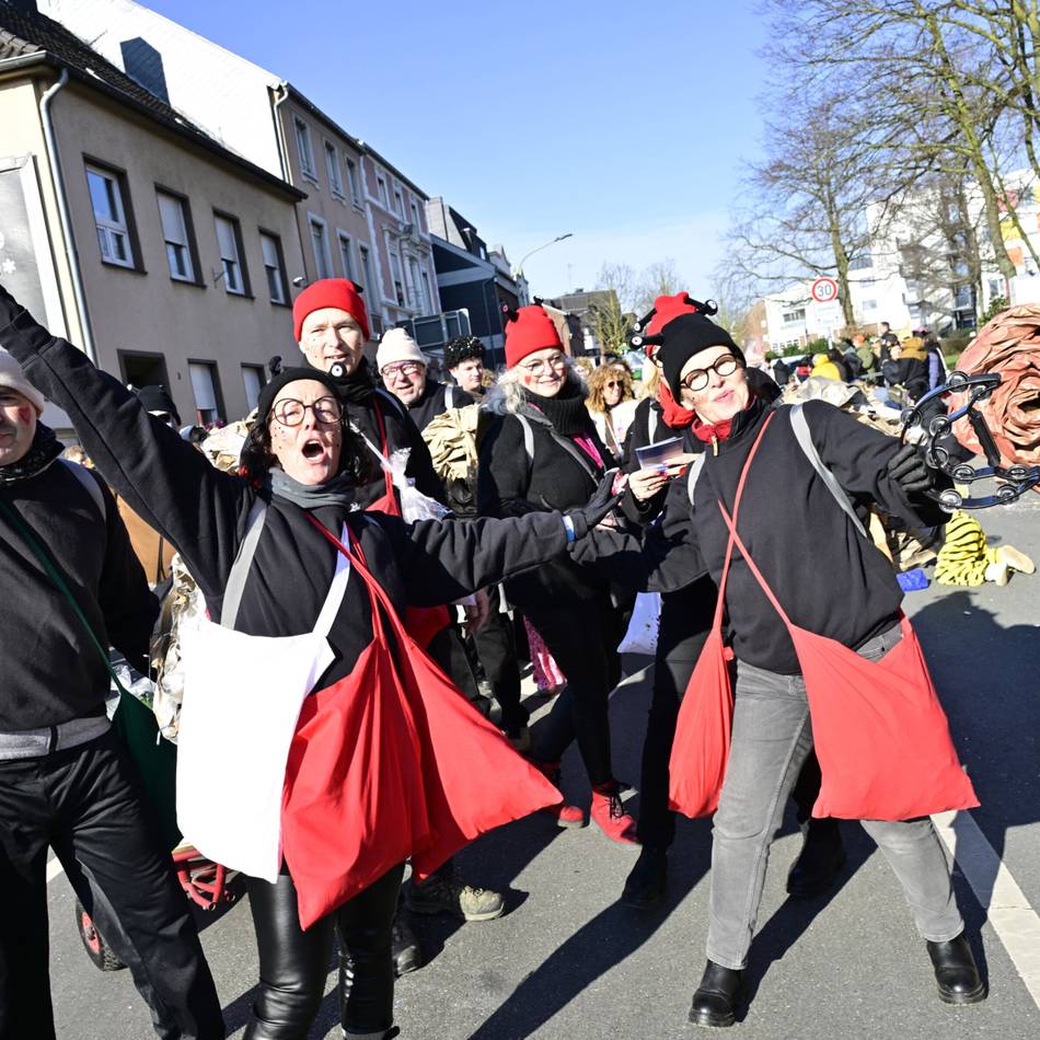 Karneval 2026 in Mönchengladbach: So jeck waren die Veedelszüge am Tulpensonntag