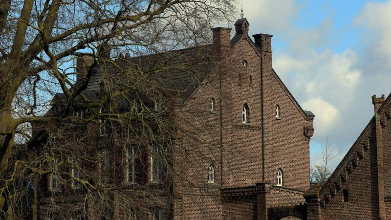 Pläne für das Herrenhaus in Xanten vorgestellt: Hitzfeldhof soll Mehrgenerationenhaus werden