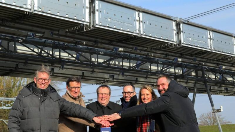Auf der Kläranlage der Lineg in Xanten: Erstes Solarfaltdach am Niederrhein in Betrieb