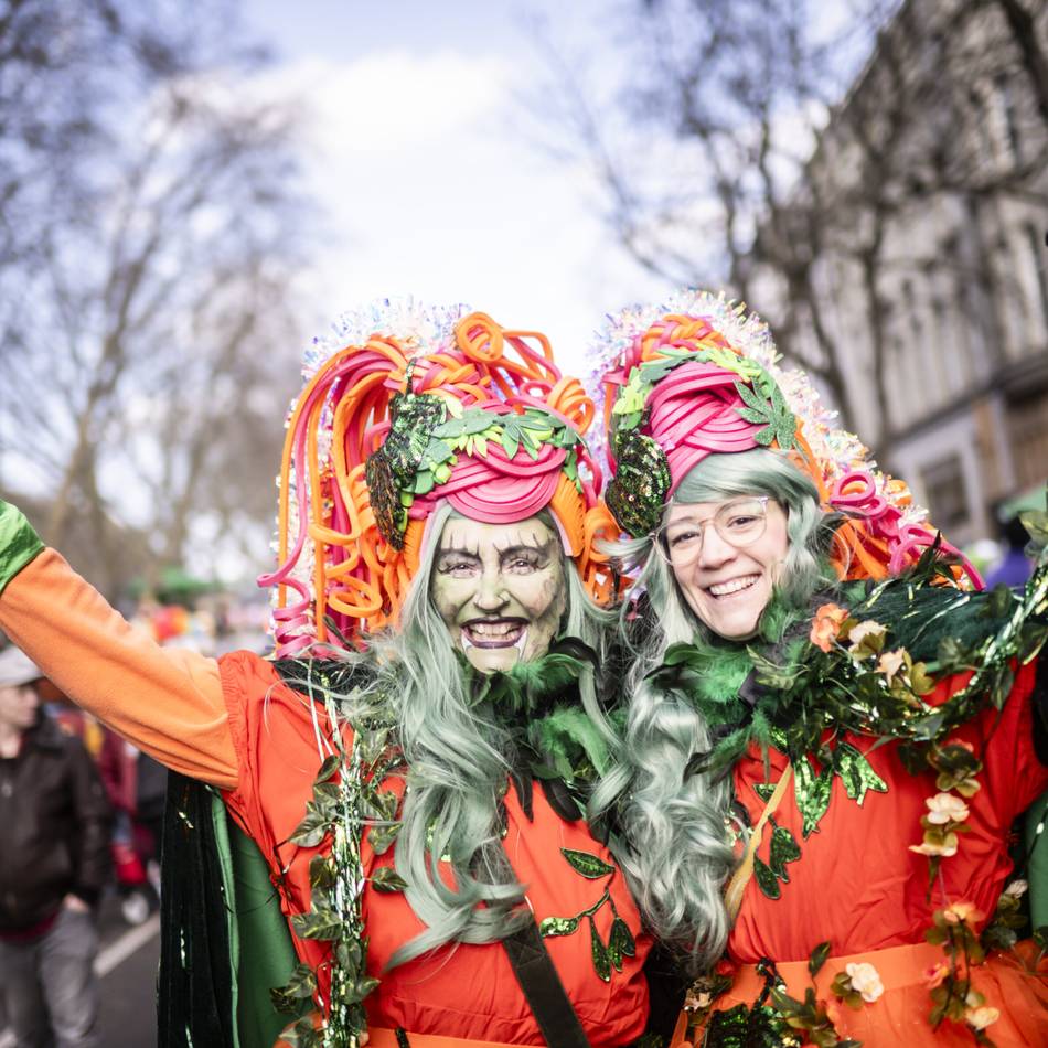 Von den Veedels-Zügen bis Rosenmontag: Schön, bunt und mit viel Liebe – die tollsten Kostüme des Düsseldorfer Straßenkarnevals