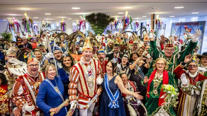 Prinzenpaare feiern bei der Rheinischen Post: „Bleibt lustig, habt ein Lachen im Gesicht und haltet zusammen“